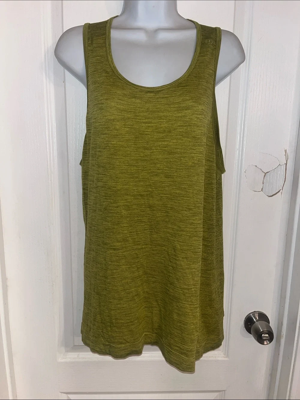 lululemon athletica Men’s Metal Vent Tech Sleeveless Tank — Olive, large